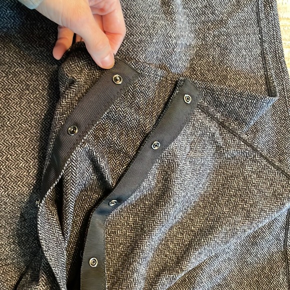 2 Lululemon Vinyasa Scarves - Picture 2 of 5